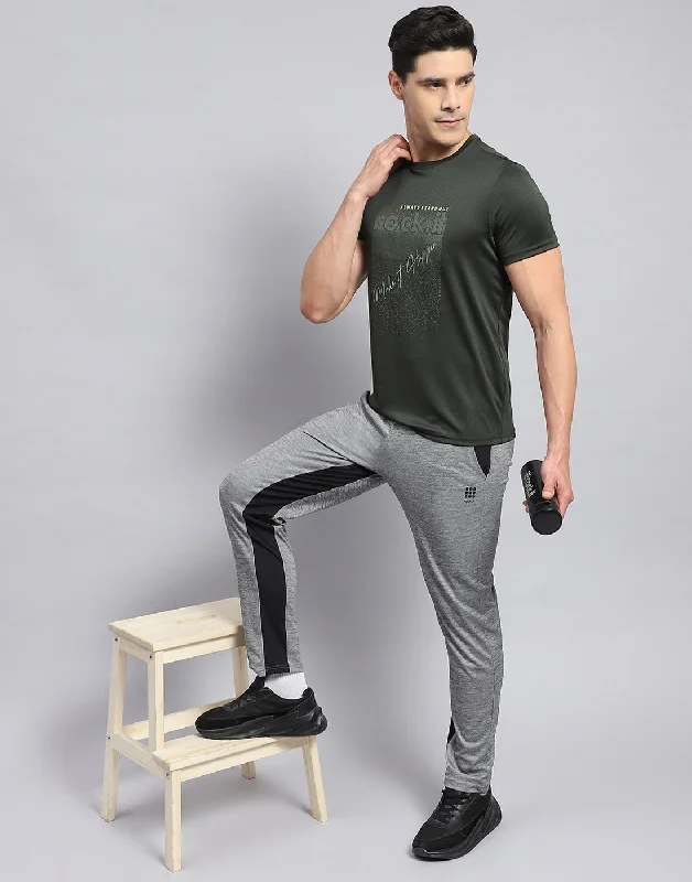 Men Olive Self Design Round Neck Half Sleeve T-Shirt