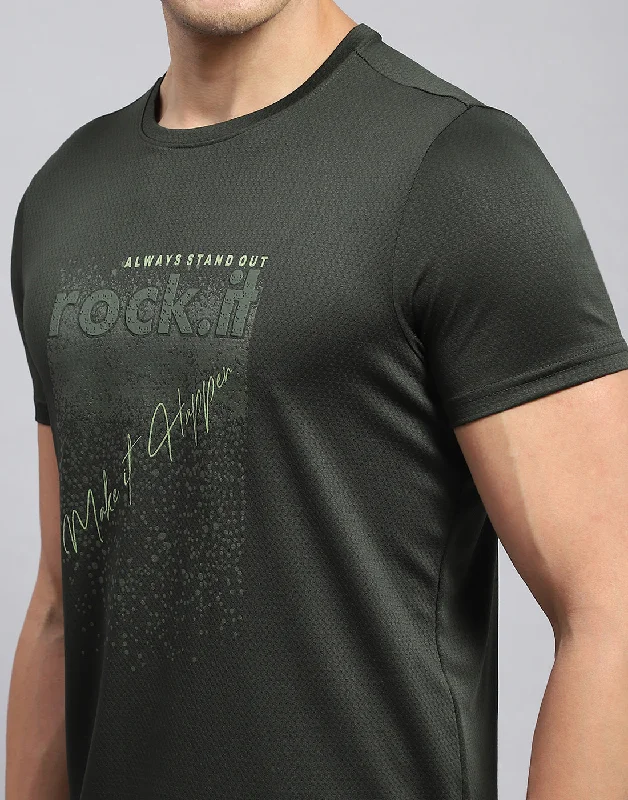 Men Olive Self Design Round Neck Half Sleeve T-Shirt