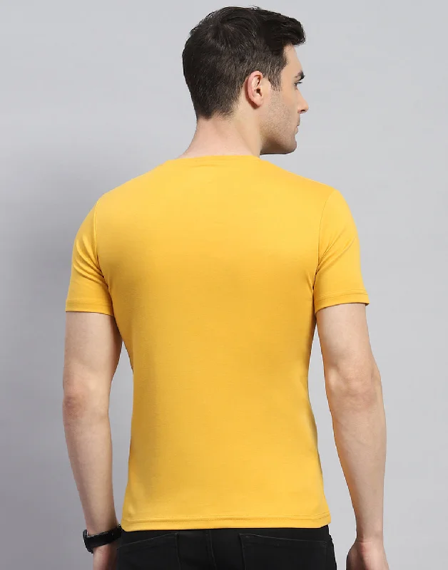 Men Yellow Solid Round Neck Half Sleeve T-Shirt