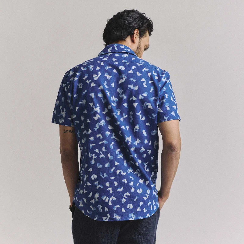 The Short Sleeve California in Dark Navy Ginkgo